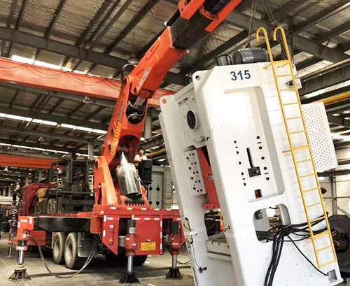 温江附近随车吊出租，轻松解决运输难题