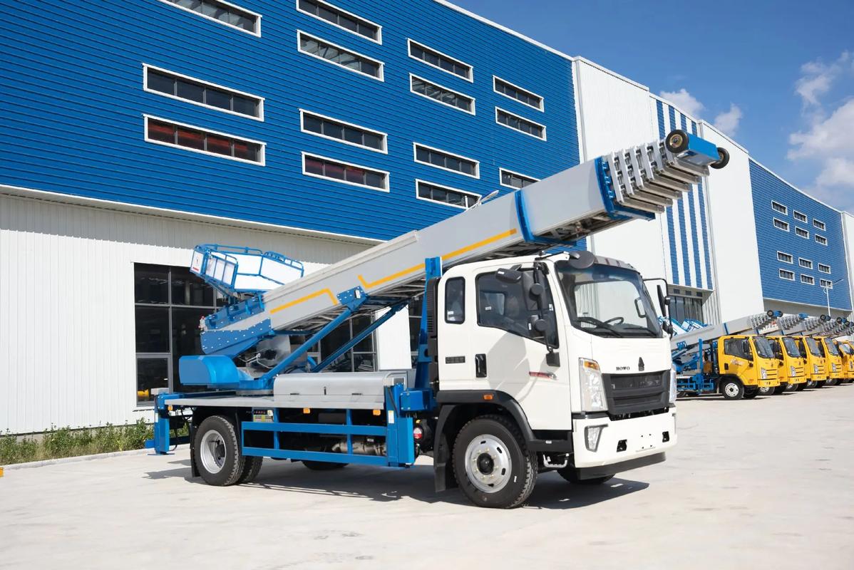 温江出租云梯车高空作业车 建筑垃圾搬运