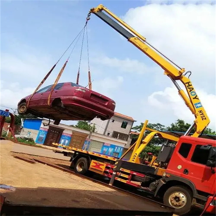 温江吊车吊汽车的正确方法